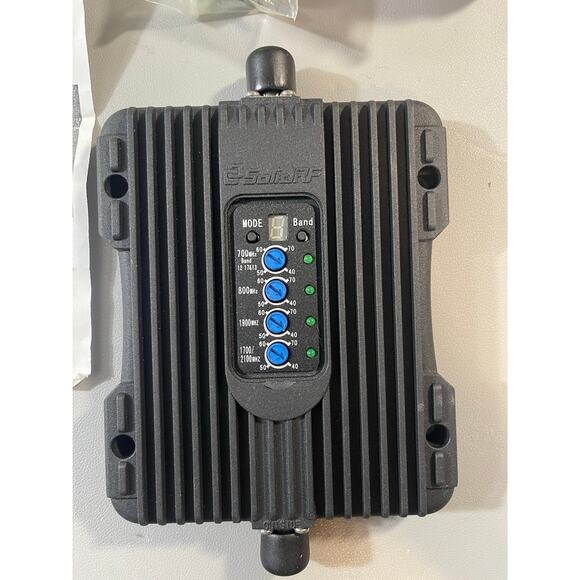 SOLIDRF CELL PHONE REPEATER FIVE BAND SIGNAL BOOSTER - Picture 3 of 8